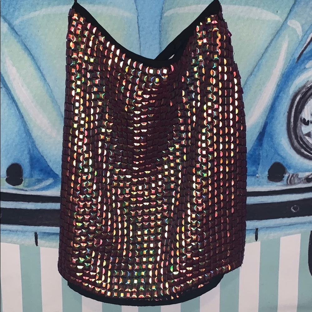 Super fun and cute skirt! Size XS!